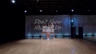 BLACKPINK_-_'Don't_Know_What_To_Do'_DANCE_PERFORMANCE