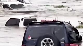 Nearly 1,000 dead, thousands more displaced by catastrophic floods in Pakistan | USA TODAY #Shorts