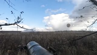 Ukraine Russia War | Ukrainian Soldier Takes on Dismounted Russians with AT Launcher and M | RCF