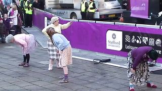 Grannies dancing to Beyoncé