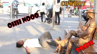 #Cowboy_prank in Melbourne and Brisbane . super funny reactions. lelucon statue prank. luco patung