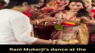Rani Mukerji's dance at the Sindhur Khela #ranimukerji #youtubeshort #shorts #trending #viral #shortvideo