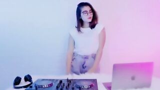 DJ IMUT MENGAJARKAN KU