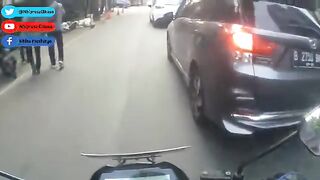 NYORIDE MALAH KETEMU PASANGAN MALAM MINGGUAN