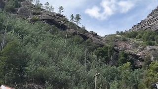 the lady of the cliff in portuguese.