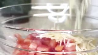 Новогодняя закуска из крекеров