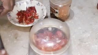 chilli powder/homemade red chilli powder#chilli/Ground chilli powder/chillipepper/لال مرچ پاوڈر/welcom home kitchen