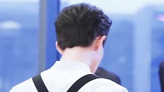 Everyone is peeking ???? #youku #lovestrikesback #cdrama #cdramafyp #cdramaedit #shorts