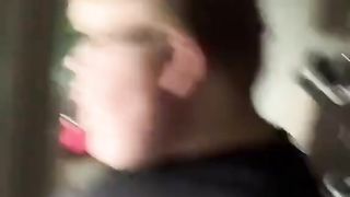 Видет себя как якуто ????