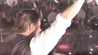 نہیں تیرا نشیمن قصرِ سُلطانی کے گنبد پر۔