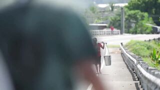 Binigyan nya ko ng taho binigyan ko sya 30,000.mp4