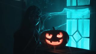 Horrors  in the dark :an unforguettable  halloween