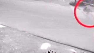 Captura Sobrenatural na Rodovia Câmera de Segurança Registra Evento Misterioso!
