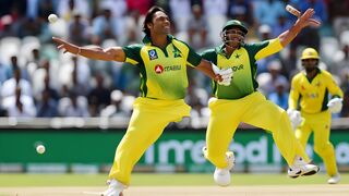Shoaib Akhtar dangerous bowling against Australia