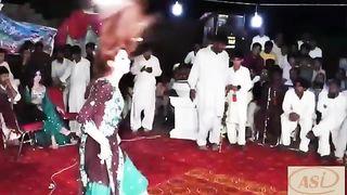 Mehak Malik  latest styal mujra