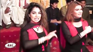 Mehak Malik latest mujra kale kapre wech Dhola