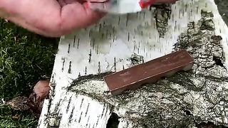 Survival Skills Creating FIRE ???? with Foil and Battery