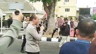 Kapolda Sumsel Menemui para Pendemo