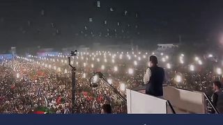 اللہ ہمیں حکم دیتا ہے