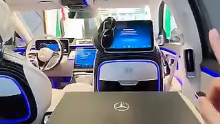 Mercedes-Benz S-Claas.