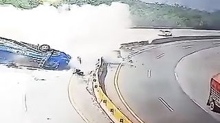 18+ Bus Accident 30+ Deaths