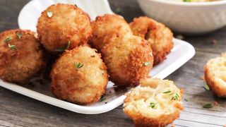 Bola Makaroni Keju