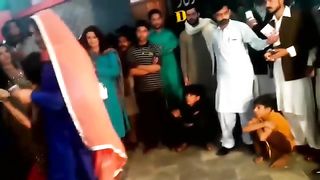 Mehak Malik mugra O sajna pyaas bujha de galy say laga kay sari pyas pujha day