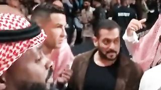 , #CristianoRonaldol sensationwalked past #SalmanKhan,????
