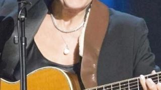 Joan Baez Net Worth 2023 | American Singer Joan Baez