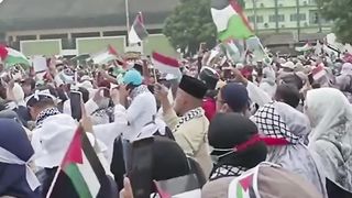 Monas became a sea of ​​people taking to the streets to defend Palestine, in other cities too, Jakarta, Bandung, Palembang, Banjarnegara.