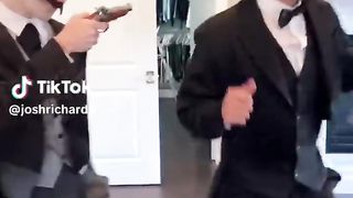 Funny TikToks I watch instead of flushing the toilet