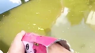 Мужчина ловит рыбу на китайскую приманку_ рыба и человек.