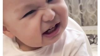 The video description promotes a website or social media profile called "economizeibabykidsCompartilho,