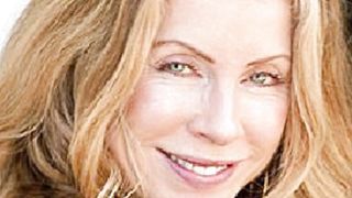 Julianne Phillips Net Worth 2023 | Hollywood Actress Julianne Phillips