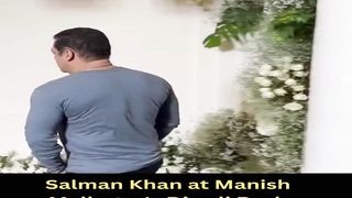Salman Khan at Manish Malhotra's Diwali Bash #salmankhan #shorts #viral #youtubeshorts #trending #shortvideo #ytshorts