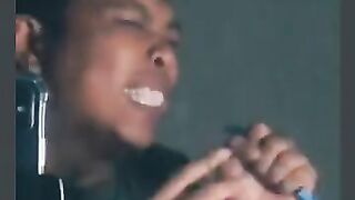 Jangan tatap Wajahnya