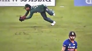Boat Kohli reaction cricket lover