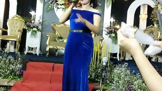 Ayo nyanyi lagu jawa ( lungiting Asmoro )