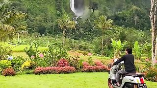 Keindahan Alam Air Terjun  |  The Natural Beauty of Waterfalls