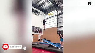 best_funny_videos_compilation_pranks_amazing_stuntsFarces-Cascades incroyable
