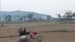 Balap motor lucu