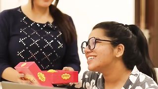 Yah Larki to Kammal Ki Dhukay Baazzz