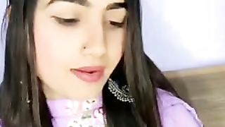 India  girls live dance  chikni samile