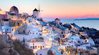 Santorini: Surga di Tengah Laut Egeia