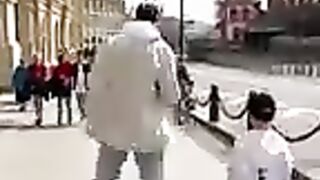 Tuzelity Shuffle in the street Moscow