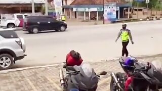 Ditilang diparkiran