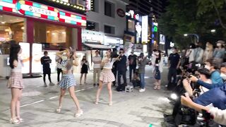 Cute Hondage Street Performance ❤️