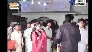 Aima Khan  Dance Kanwan Gujrat Di New Punjabi Saraiki Culture Song