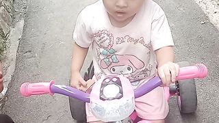 video of Agus Sujana's child Bon PengSind