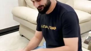 Aj Larki Nain Vharraha Rakhe
